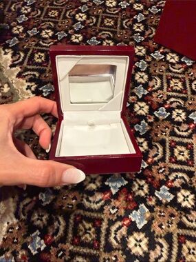 Classic Burgundy Jewelry necklace or ring Box with White Interior and mirror